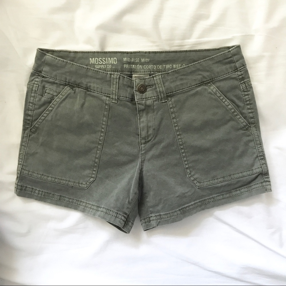 Mossimo Army Green Cargo Shorts in size 2